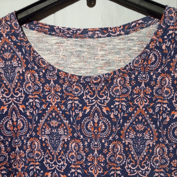New Directions EUC Asymmetrical Tunic Top, Navy & Peach Patterned, XL - Picture 3 of 7